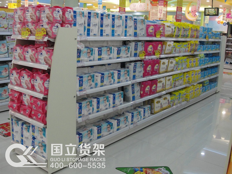 母嬰店貨架